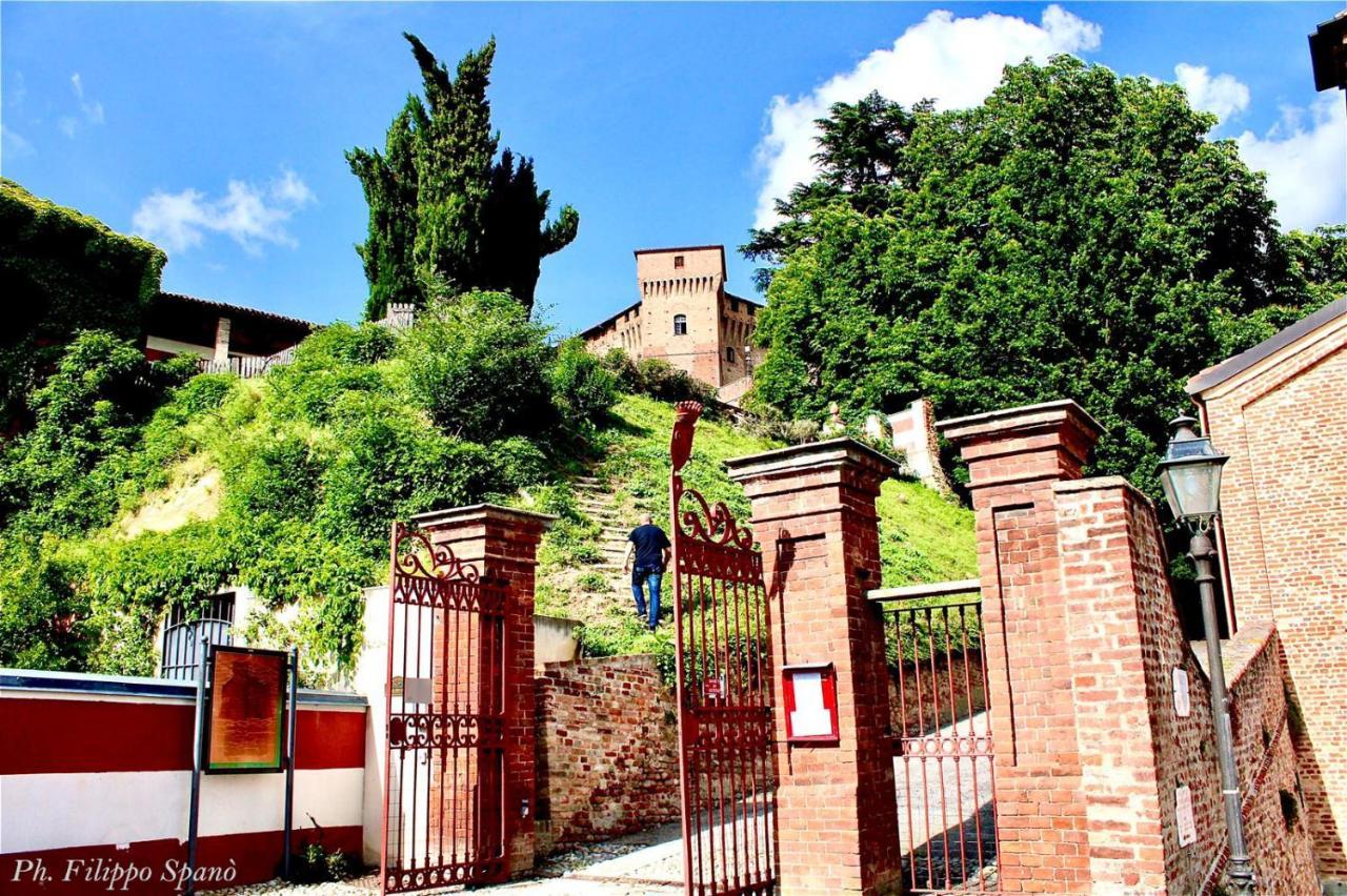 Foresteria Ristorante Conti Roero Monticello d'Alba Ngoại thất bức ảnh